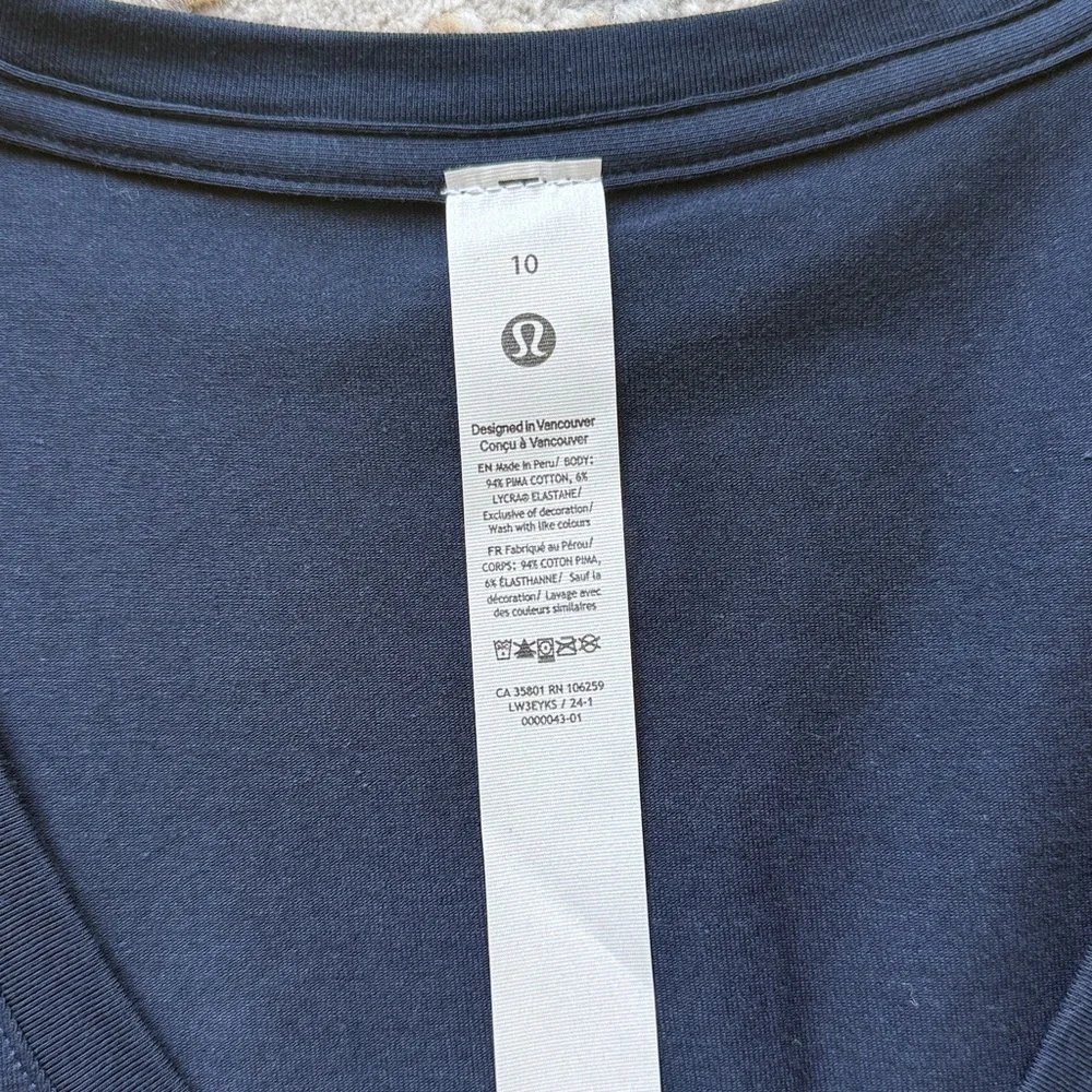 NWOT Lululemon Love V-Neck Shirt - Navy - Picture 5 of 6